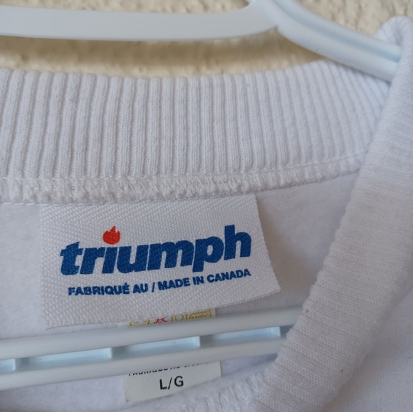 Vintage Crewneck by Triumph - Picture 3 of 4